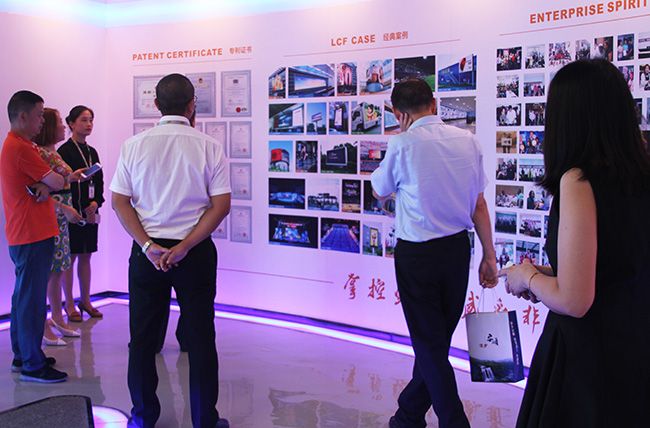 酷游九州荣誉照片墙