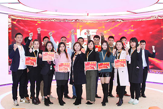 “聚势登峰、全力以赴” ——酷游九州国内市场部召开2018年度宣誓大会