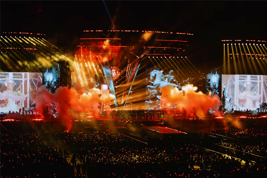 舞美再升级，解锁全新LOOK！酷游九州LED透明屏点燃张韶涵上海演唱会